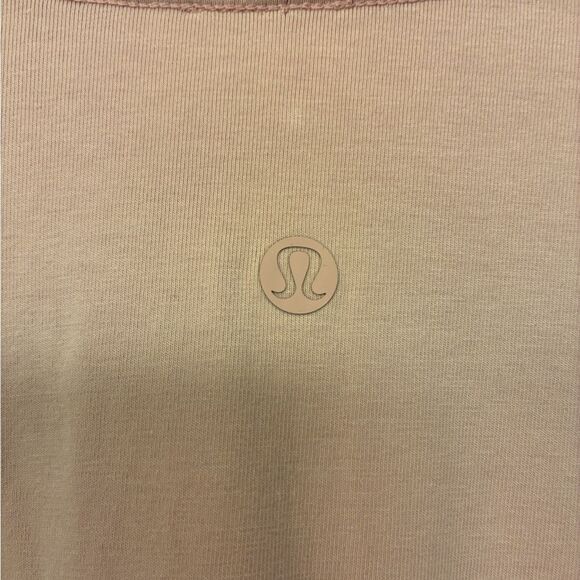 LULULEMON Love V Neck Short Sleeve T-Shirt Lilac Pink Women’s Size 10 - Picture 4 of 4